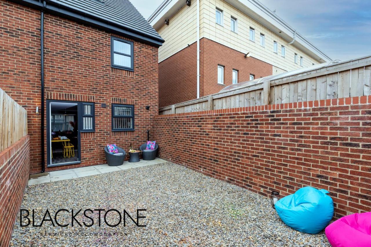 Island House - 3 Bedroom Townhouse By Bpne Darlington  Exterior photo